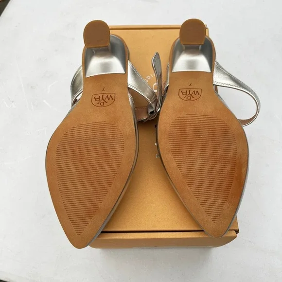 New Wydr US 7 Metallic Silver Ingrid Pointy Toe Kitten Heels - Picture 8 of 9